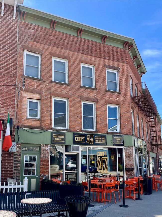 Primary Photo - 19 Market St