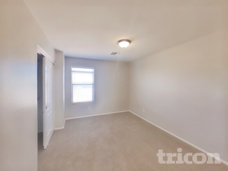 Building Photo - 21201 N Conlon Rd