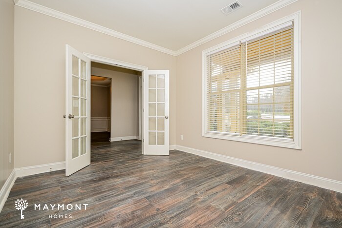 Building Photo - 256 Suffolk Way