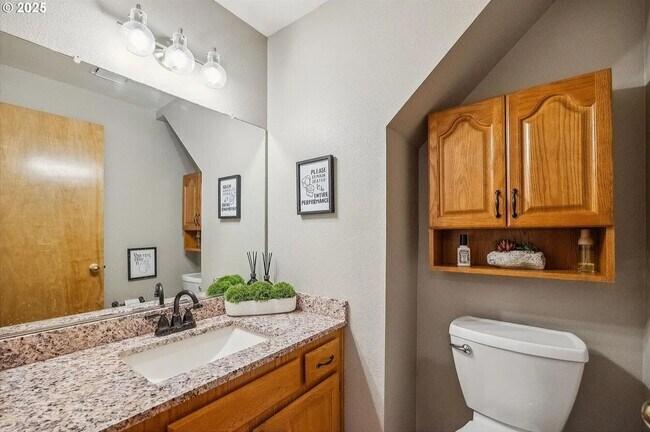 Building Photo - Modern Charm Meets Comfort – Spacious 3-Be...