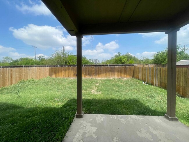 Building Photo - 622 Fort Concho