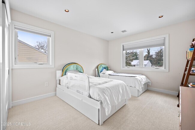 Building Photo - 11 Nolan Dr