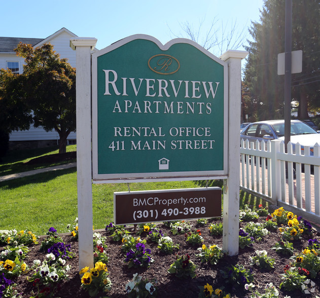 Primary Photo - Riverview Apartments