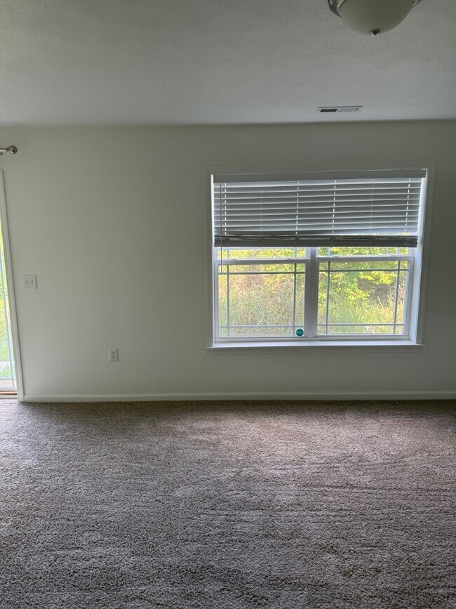 Building Photo - 204 Whispering Meadows Pkwy