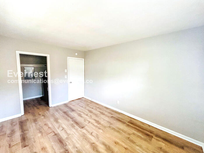 Building Photo - 10546 106th Ave N