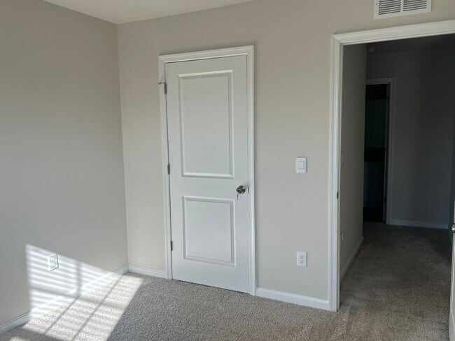 Building Photo - 162 Gumspring Dr