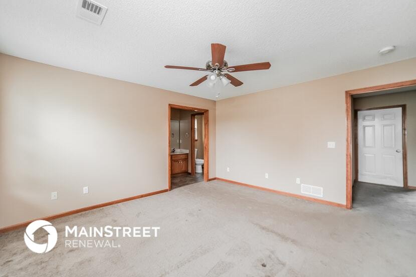 Building Photo - 715 Country Ln