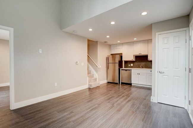 Building Photo - Stylish 2BD/2BA Two-Level Home with Firepl...