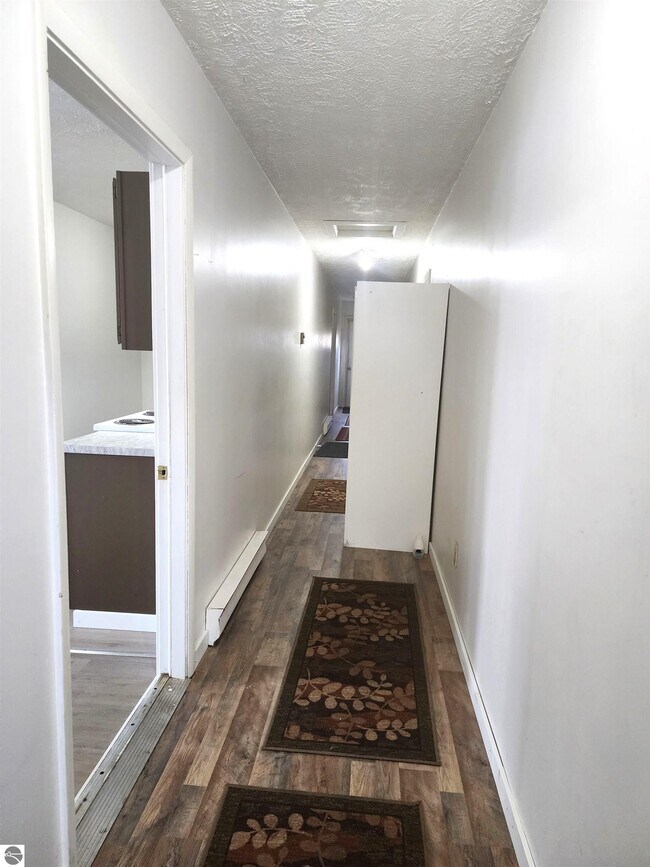 Building Photo - 107 North St