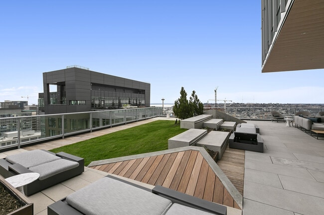 Building Photo - Nexus Condominium - 1 bedroom + den