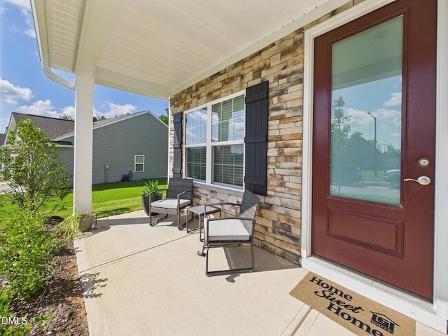 Building Photo - 110 Symmetry Lp