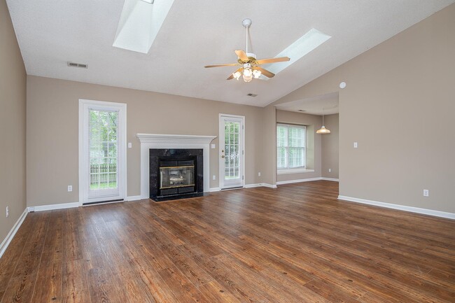 Building Photo - Nice Home in Fletcher!