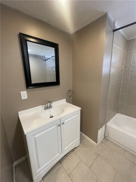 Building Photo - 149 Parkwood Rd