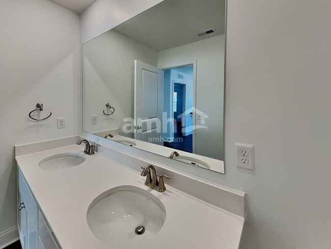 Building Photo - 208 Gershon Way