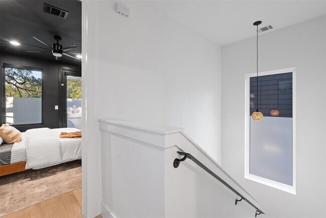 Building Photo - 2209 Rae Dell Ave