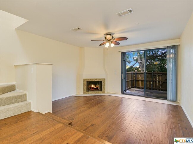 Building Photo - 7122 Wood Hollow Dr