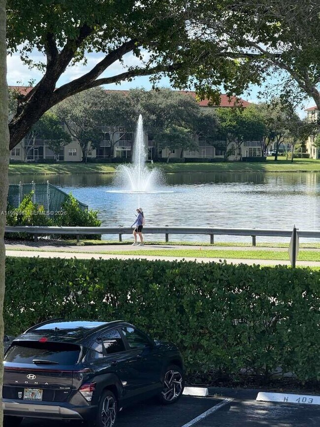 Building Photo - 1401 SW 128th Terrace