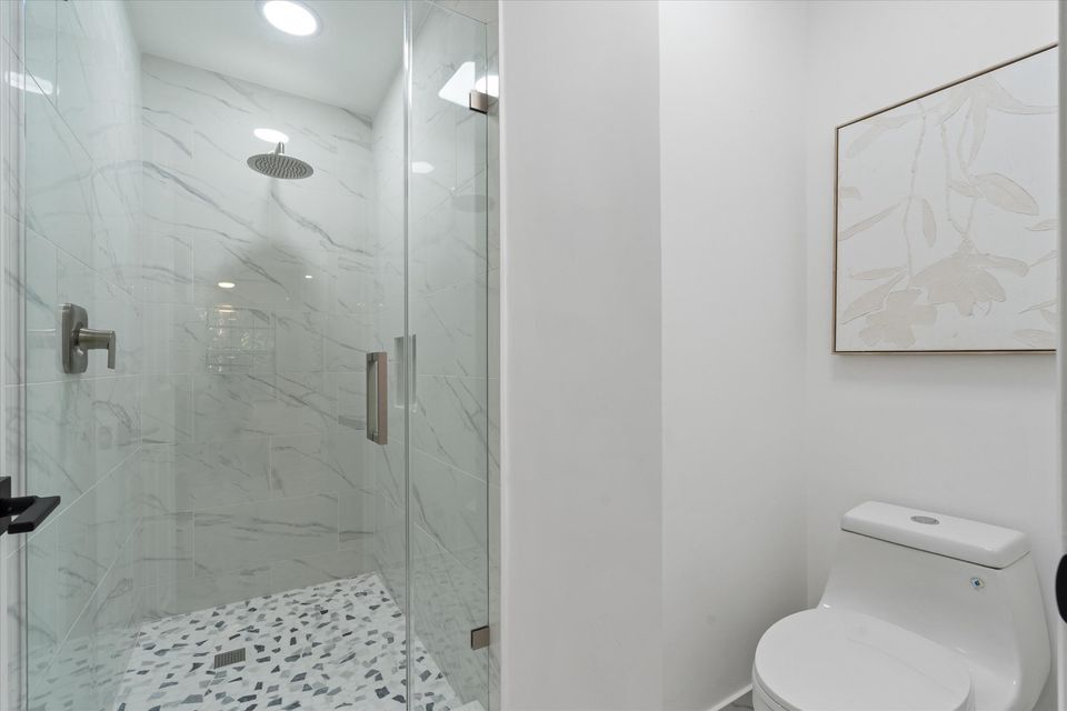 Building Photo - 441 Ashwood Pl