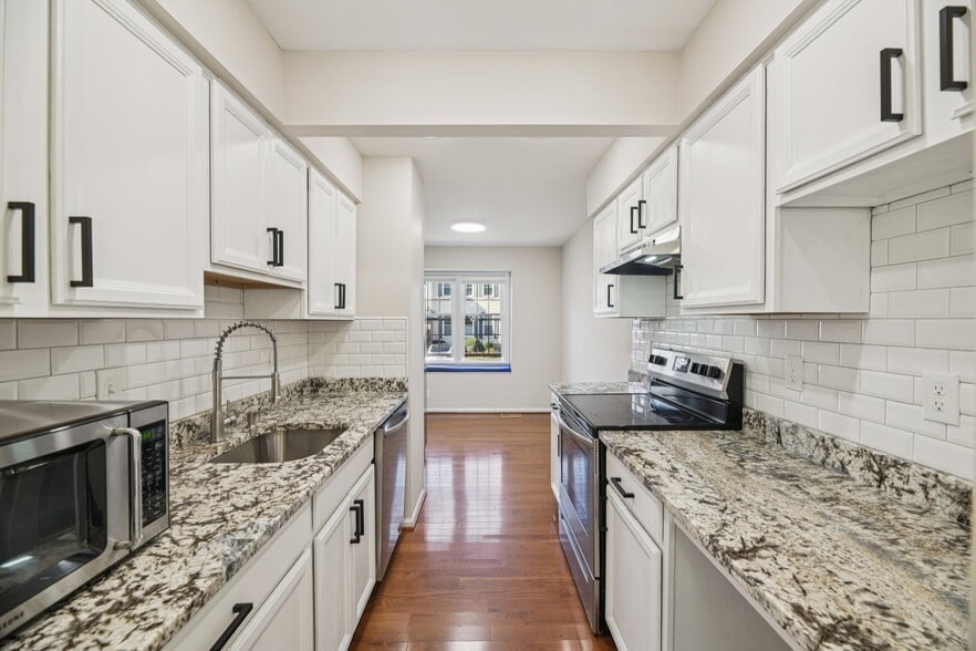 Primary Photo - 9934 Longford Ct