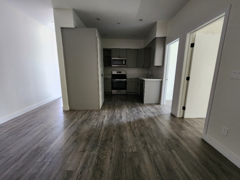 Building Photo - 6515 Florence Pl