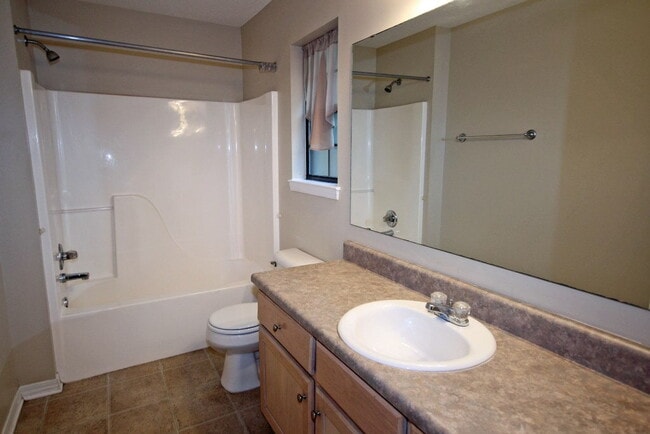 Building Photo - Central Milton 3-Bedroom Home in Top-Rated School District Minutes to I-10 & Whiting Field