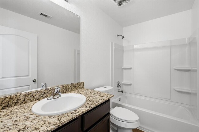Building Photo - 1013 Woodward Ct