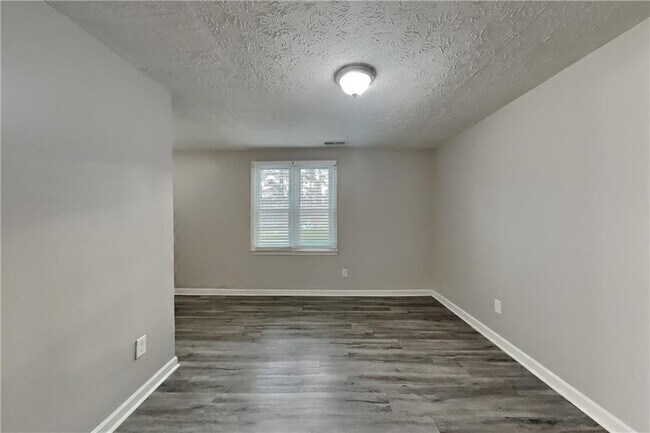 Building Photo - 880 Burning Bush Dr