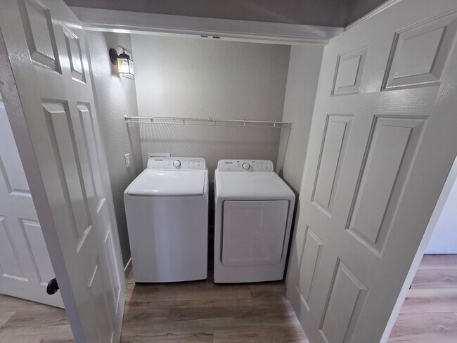 Building Photo - First-Floor 2 Bed / 2 Bath Condo