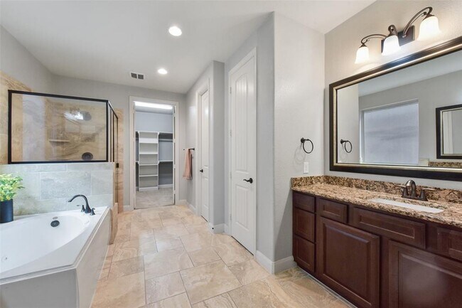 Building Photo - 23426 Millbrook Dr