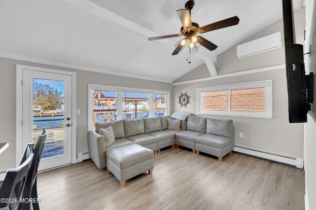 Building Photo - 804 Harbor Rd