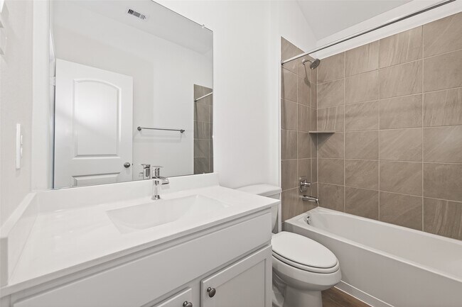 Building Photo - 27410 Oceanus Springs Dr