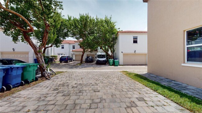 Building Photo - 9391 SW 171st Ct