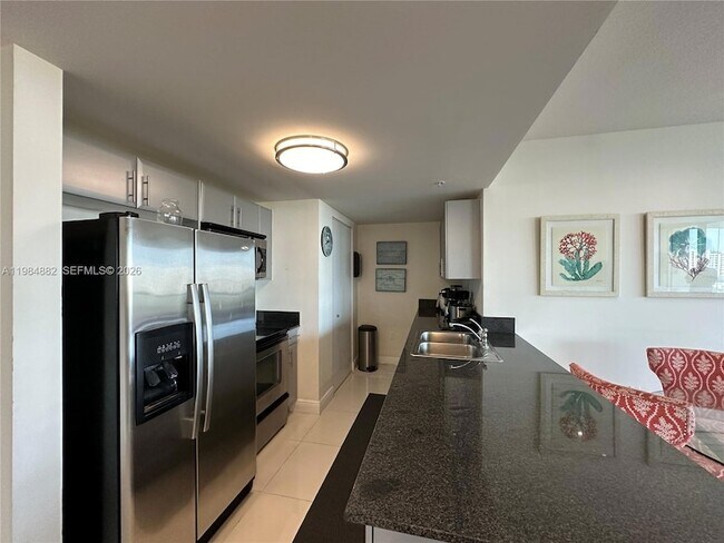 Building Photo - 1861 NW S River Dr