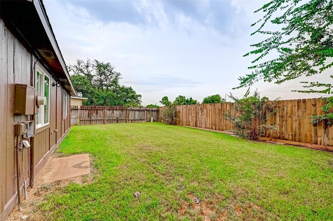 Building Photo - 17435 Glenmorris Dr