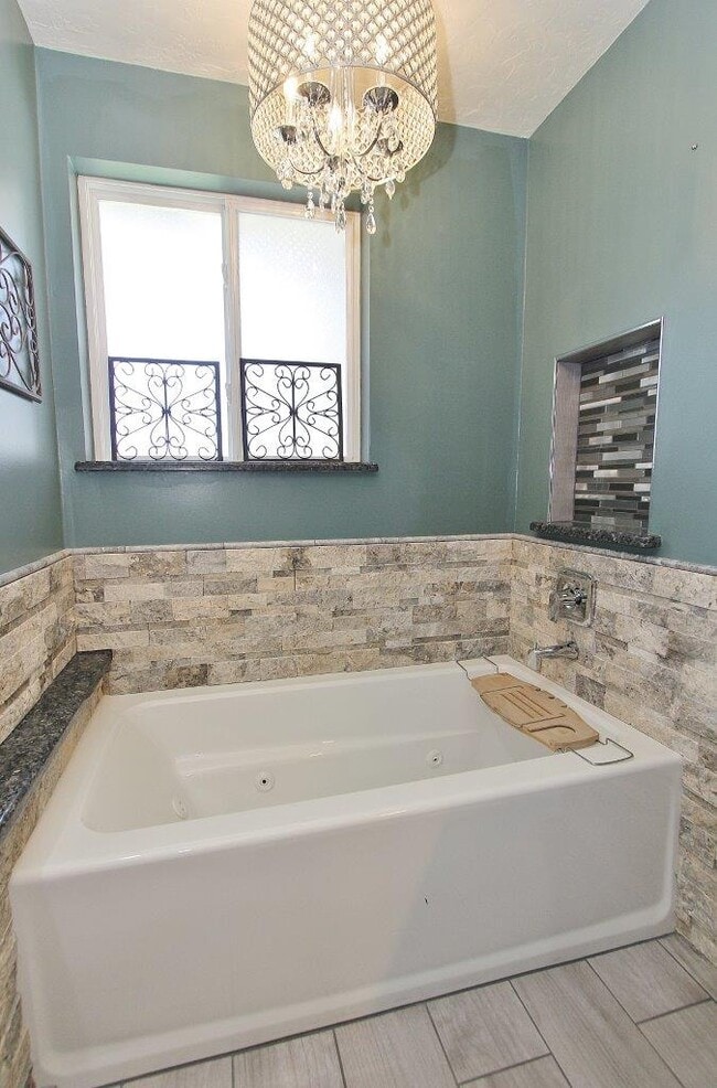 Building Photo - 3873 N Manchester St