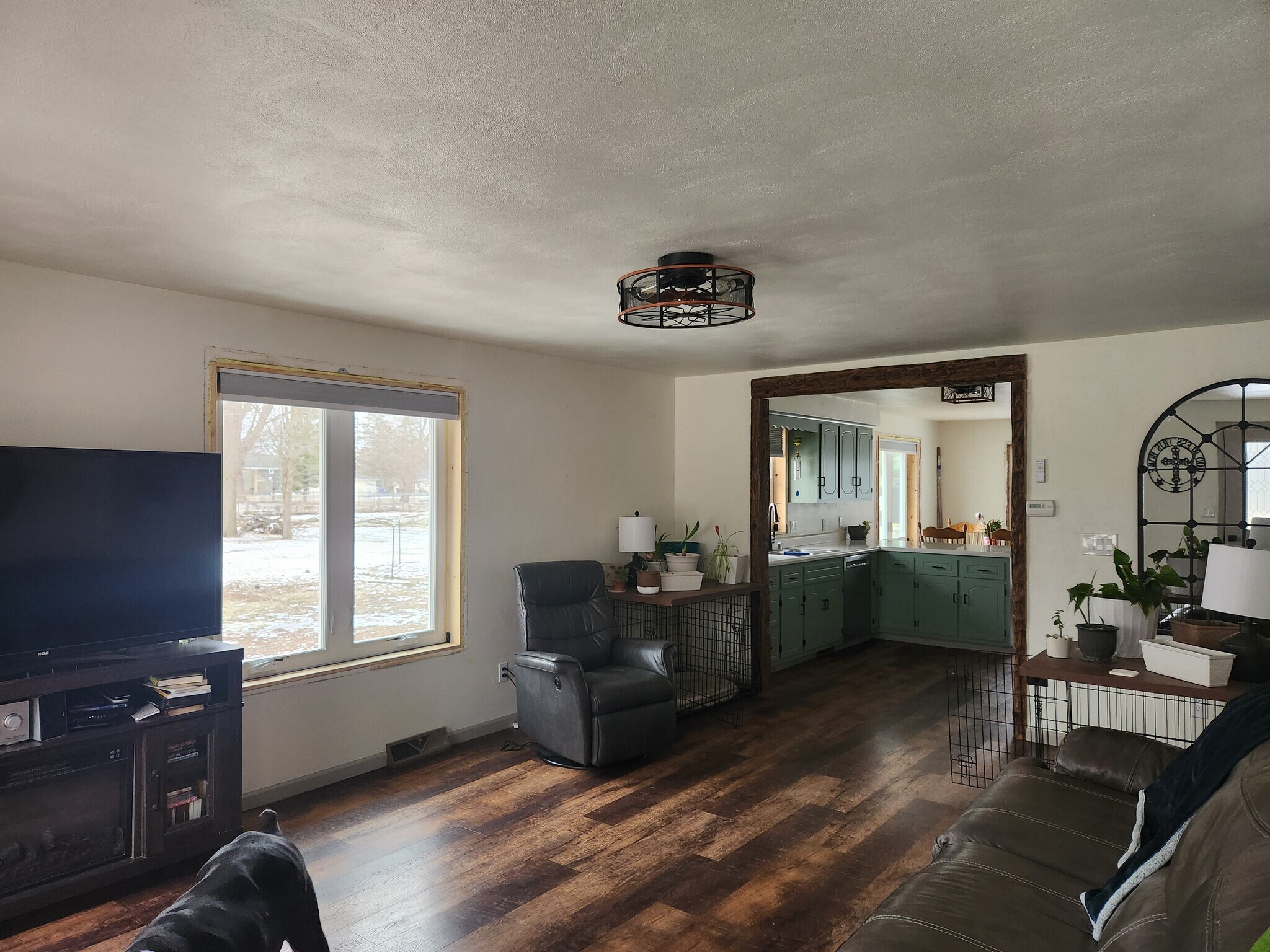 Building Photo - 921 S Walden Ave