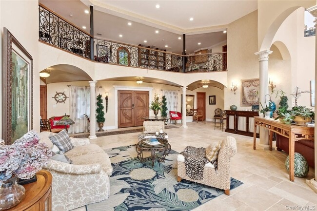 Building Photo - 13 Seatuck Ln