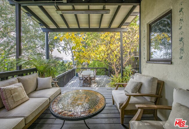 Building Photo - 4458 Dundee Dr