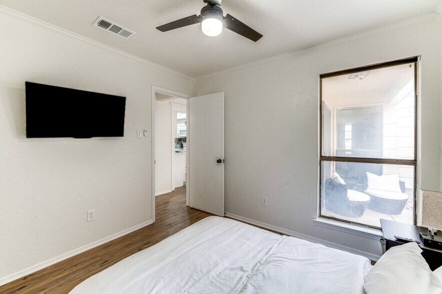 Building Photo - 2912 Pegasus Dr