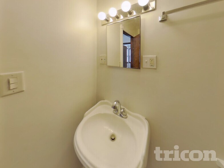 Building Photo - 2414 Garden St