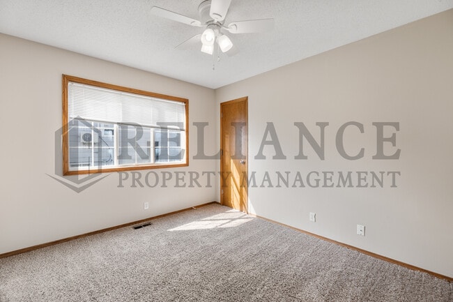 Building Photo - 3826 N Cranberry St