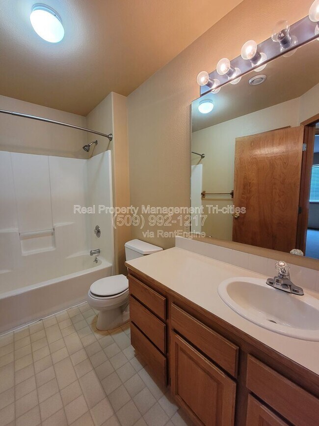 Building Photo - 2918 S Ledbetter Pl