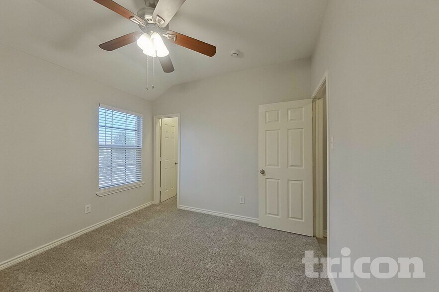 Building Photo - 813 Wolf Trail