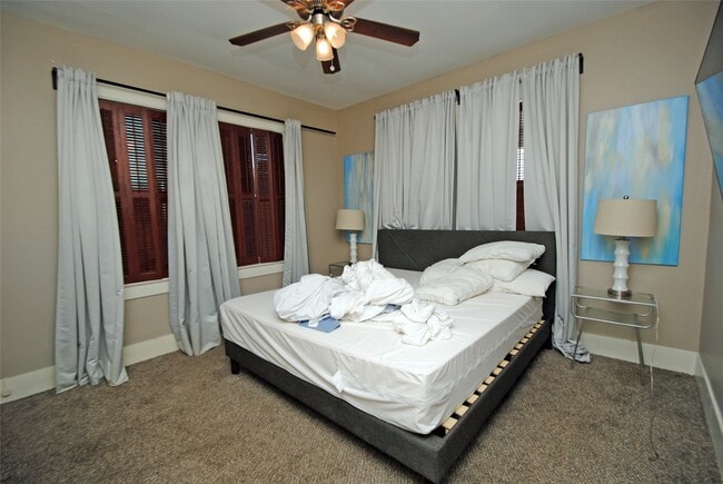 Building Photo - 1110 Missouri St