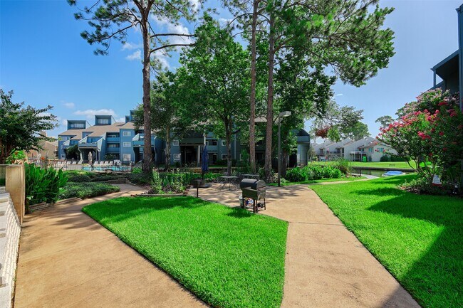 Building Photo - 12500 Melville Dr