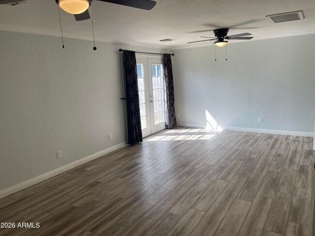 Building Photo - 3511 E Greenway Ln