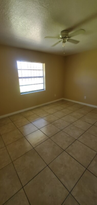 Building Photo - 5324 Bonnie Brae Cir