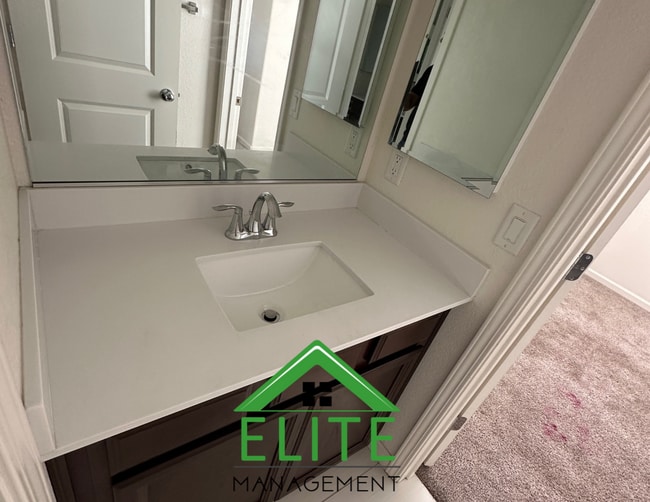 Building Photo - Spacious 4-Bedroom Home in Sought-After No...