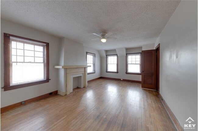 Building Photo - 1608 W Pine St