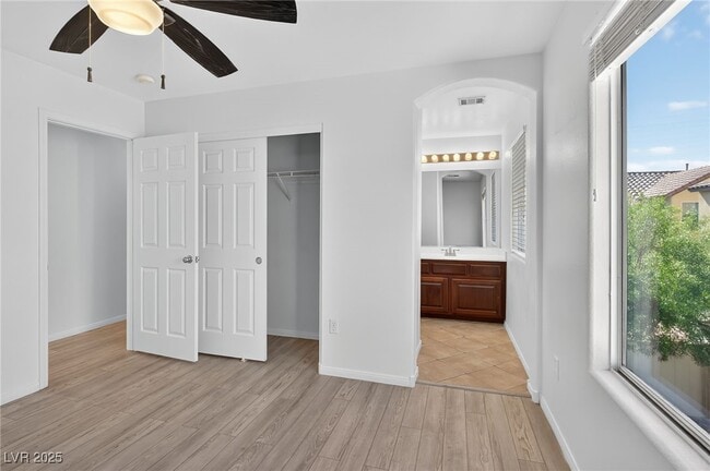 Building Photo - 5649 Dawn Falls St